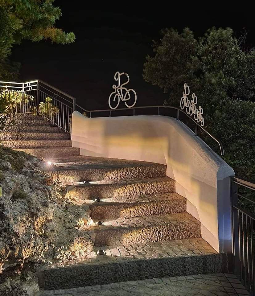 eecc35db-dd35-4275-bd66-95b99d2c28f3